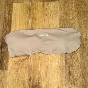 DFYNE Sports Bra – Rare Discontinued Neutral Beige / Taupe – Sold Out Color